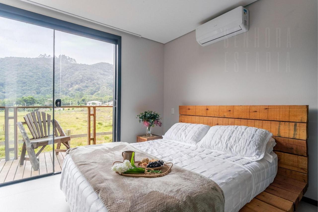 Aguas Mornas Villas Mornas Espaco De Eventos E Hospedagem Boutique المظهر الخارجي الصورة