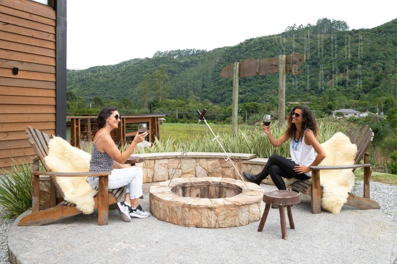 Aguas Mornas Villas Mornas Espaco De Eventos E Hospedagem Boutique المظهر الخارجي الصورة