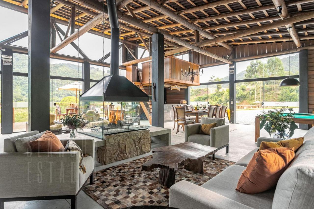 Aguas Mornas Villas Mornas Espaco De Eventos E Hospedagem Boutique المظهر الخارجي الصورة